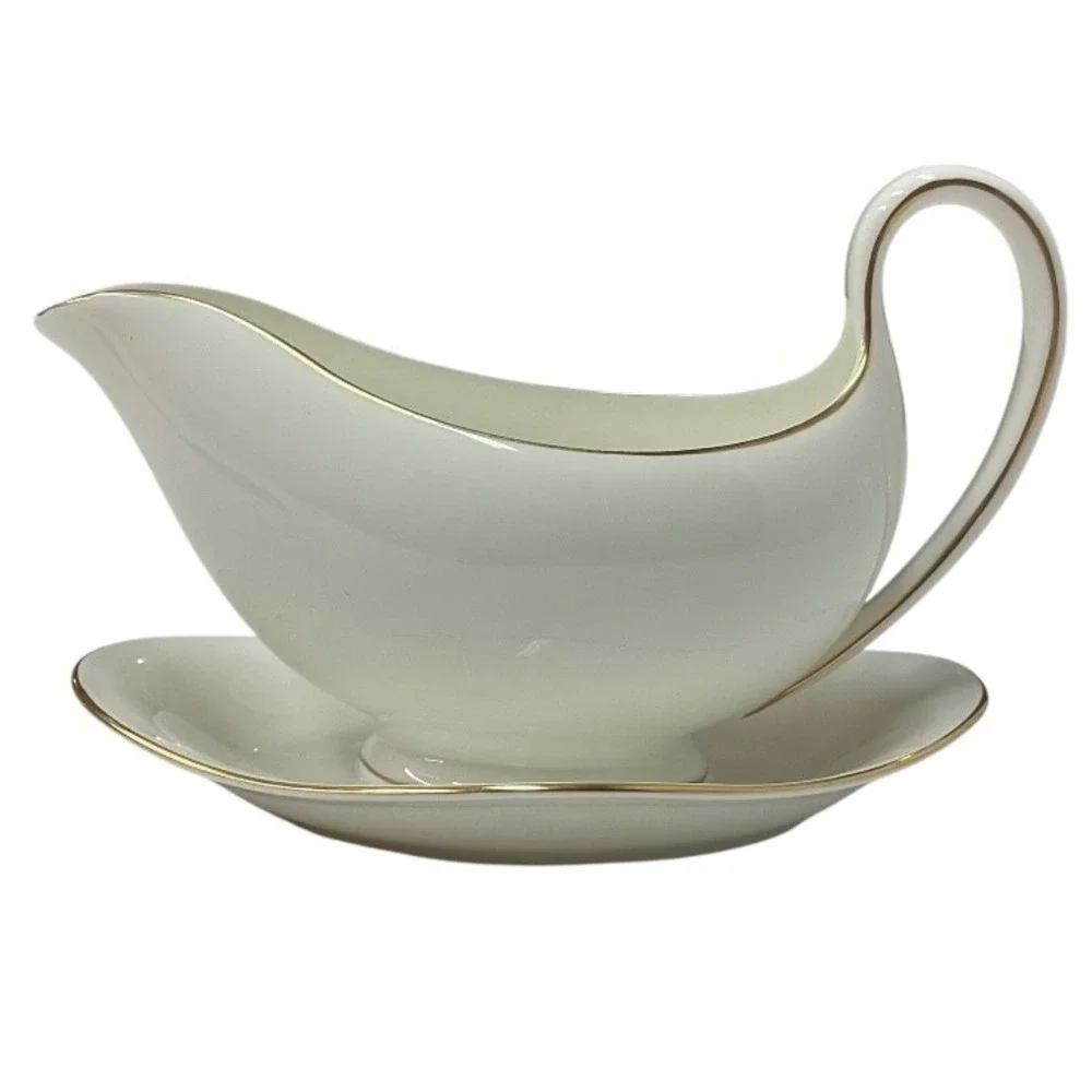 Wedgewood California Bone China Gravy Boat &‎ Underplate England Excellent